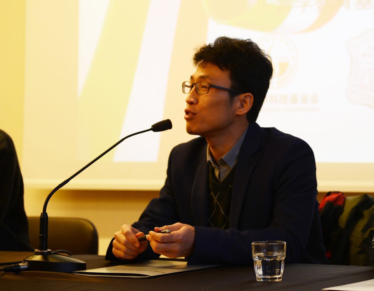 1月15日，中国驻米兰领事馆领事管海波为开营仪式致辞.jpg